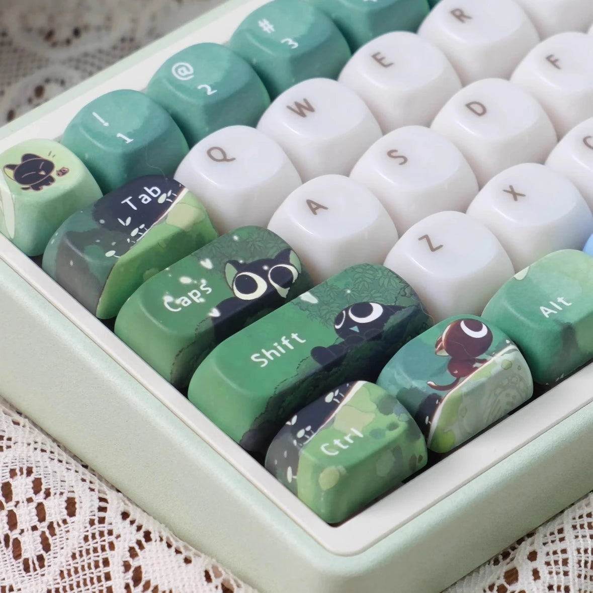 Black Cat Keycap Set, 134-piece white and green ceramic-texture PBT+PC keycaps, MOA profile